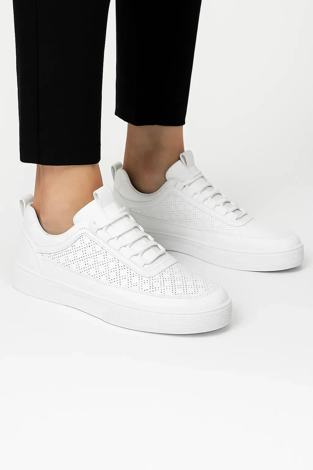 Baskets perforées pour homme