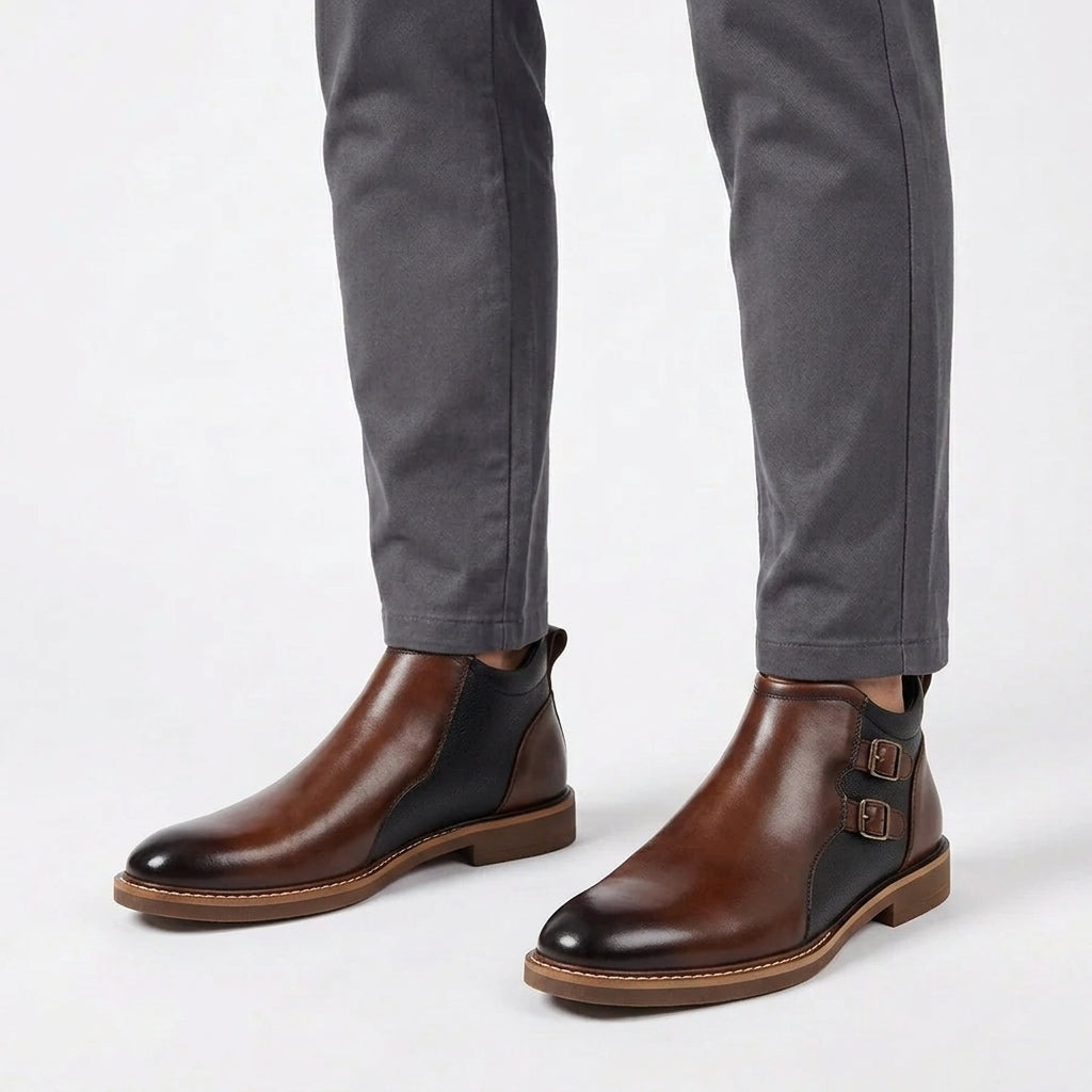 Bottines structurées à détails bouclés