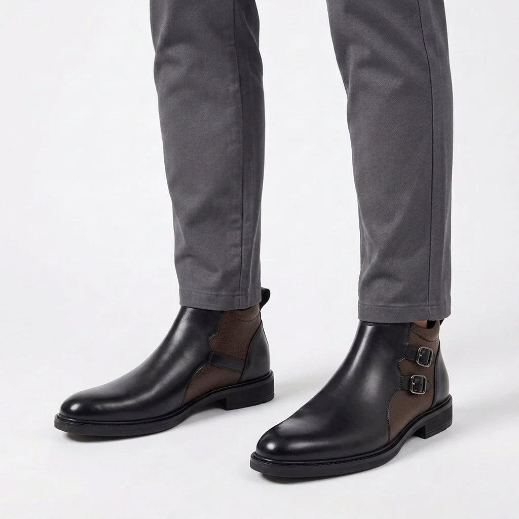 Bottines structurées à détails bouclés