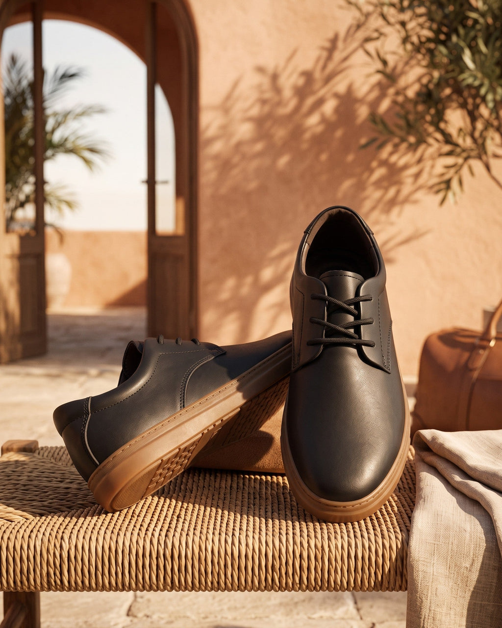 Chaussures à lacets avec semelle contrastée pour hommes