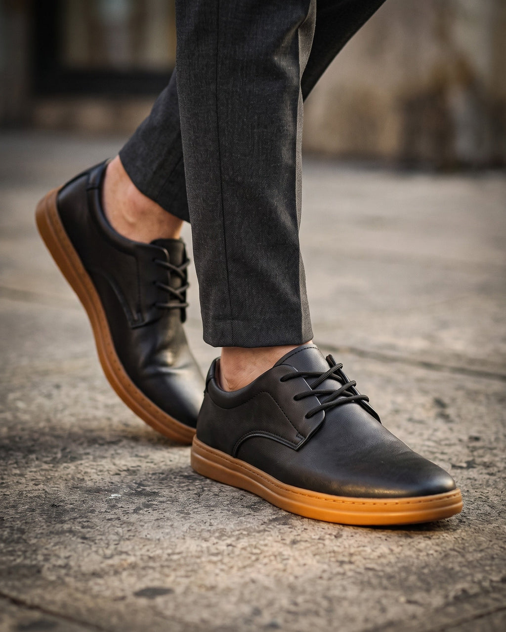 Chaussures à lacets avec semelle contrastée pour hommes