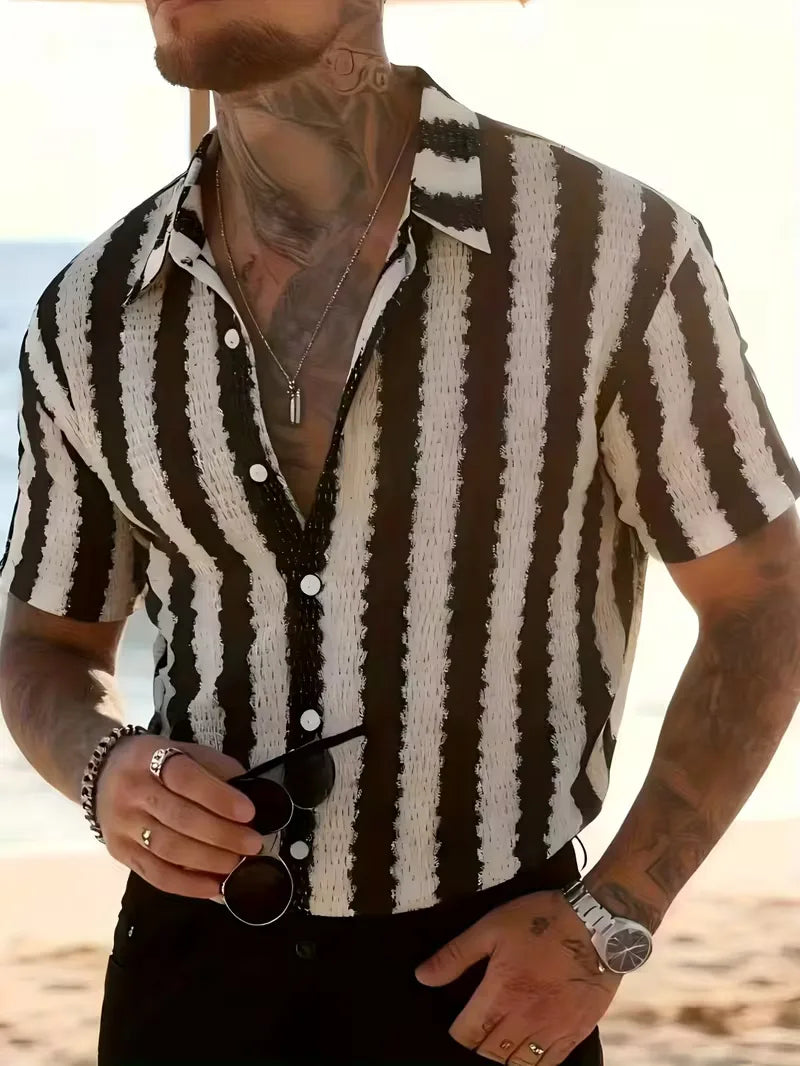Chemise rayée noire et blanche à manches courtes pour hommes