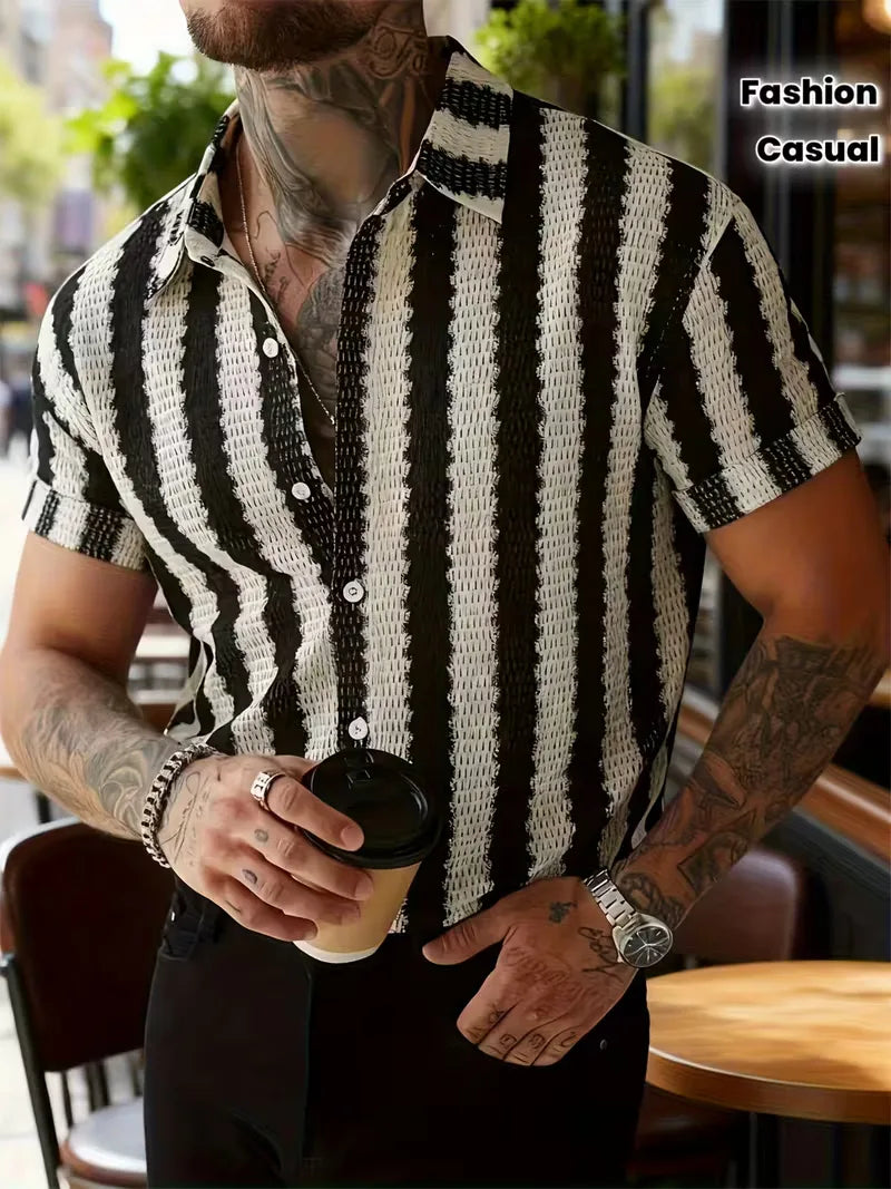 Chemise rayée noire et blanche à manches courtes pour hommes