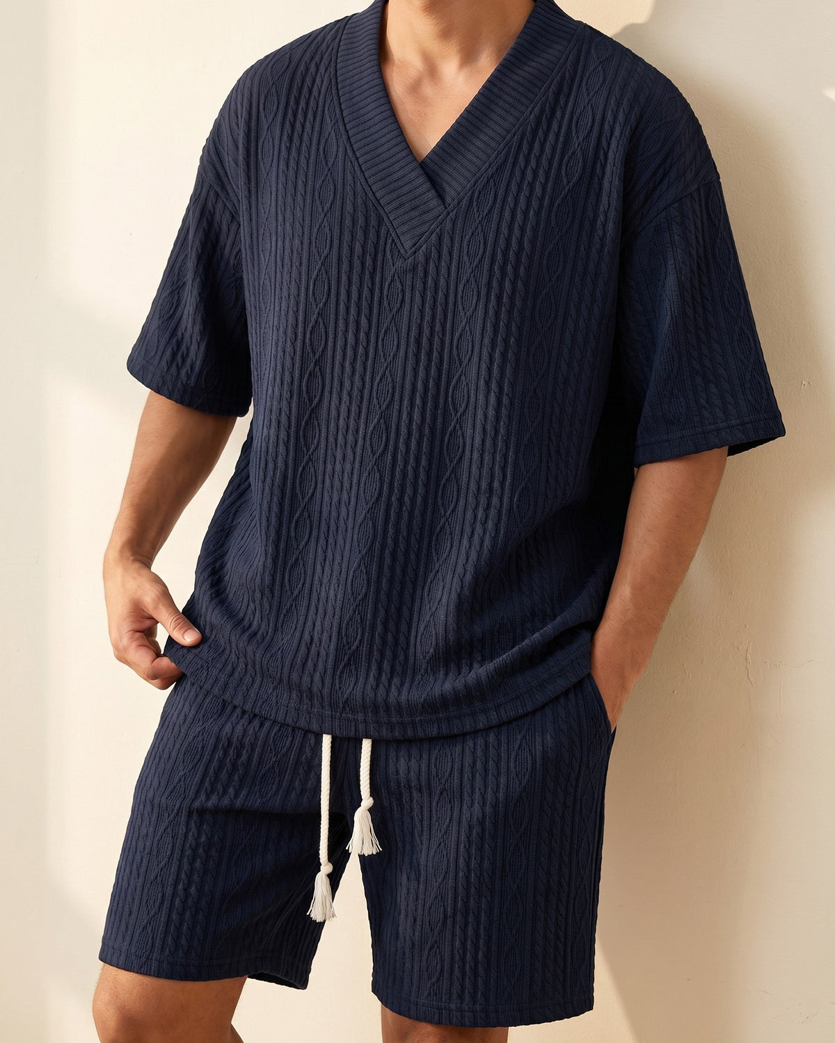 Ensemble tricoté avec col v et short pour hommes