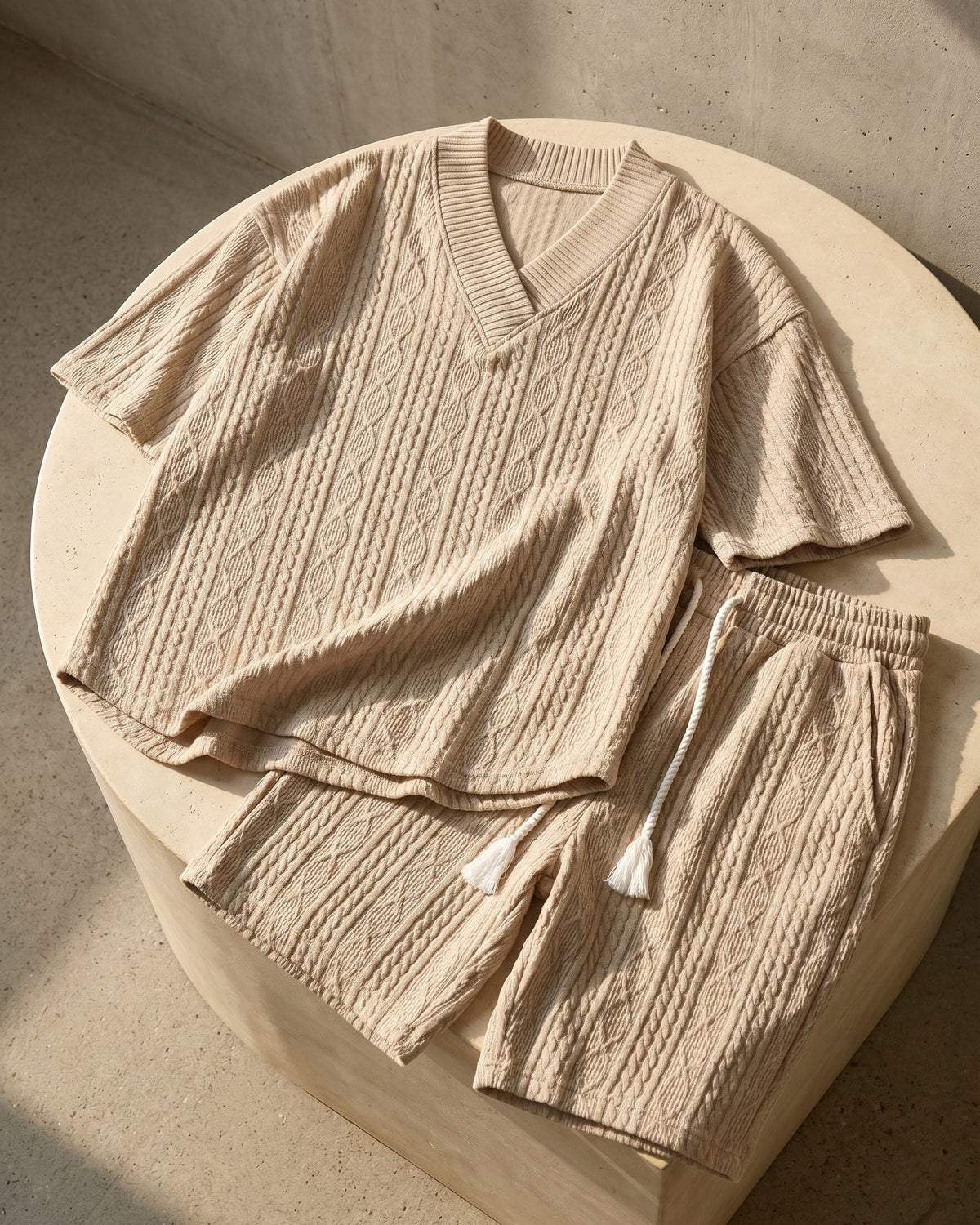 Ensemble tricoté avec col v et short pour hommes